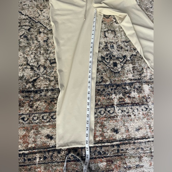 Lululemon HR Keep Moving 7/8 Pants - Picture 6 of 14